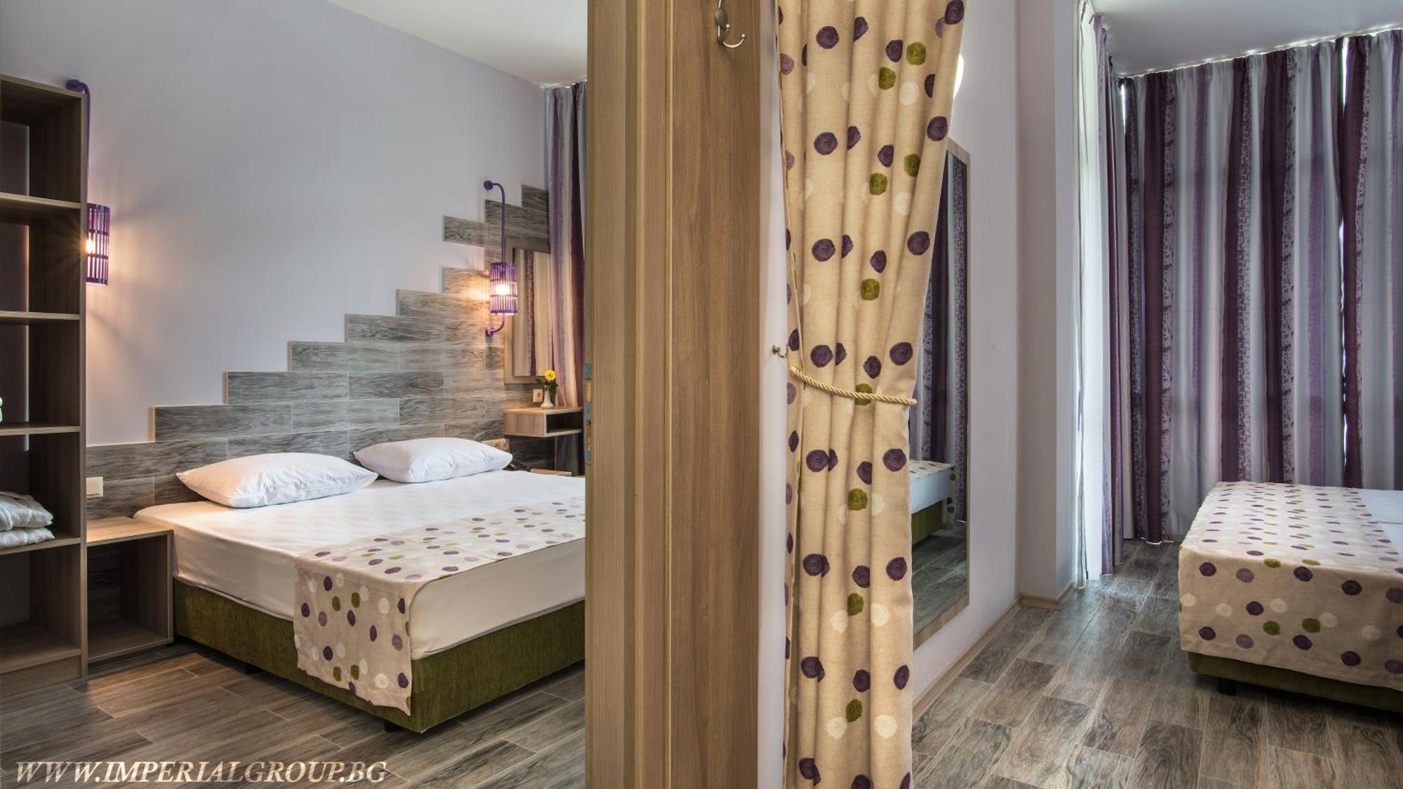 Family Two-Bedroom Suite 4 Aduls